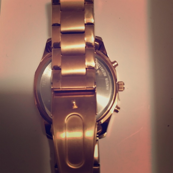Women’s watch NWOT - Picture 2 of 2